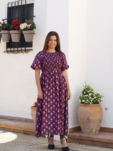 Cargar imagen en el visor de la galería, VESTIDO FRUNCIDO ESTAMPADO BERENJENA