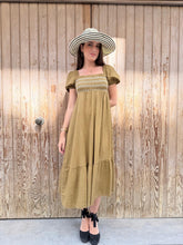 Cargar imagen en el visor de la galería, VESTIDO MIDI KHAKI
